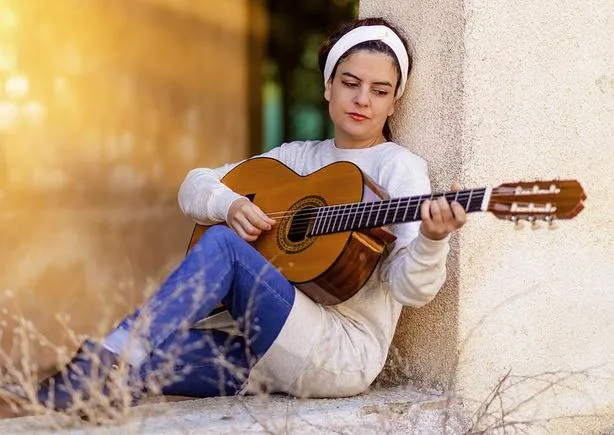 poor posture causes shoulder pain