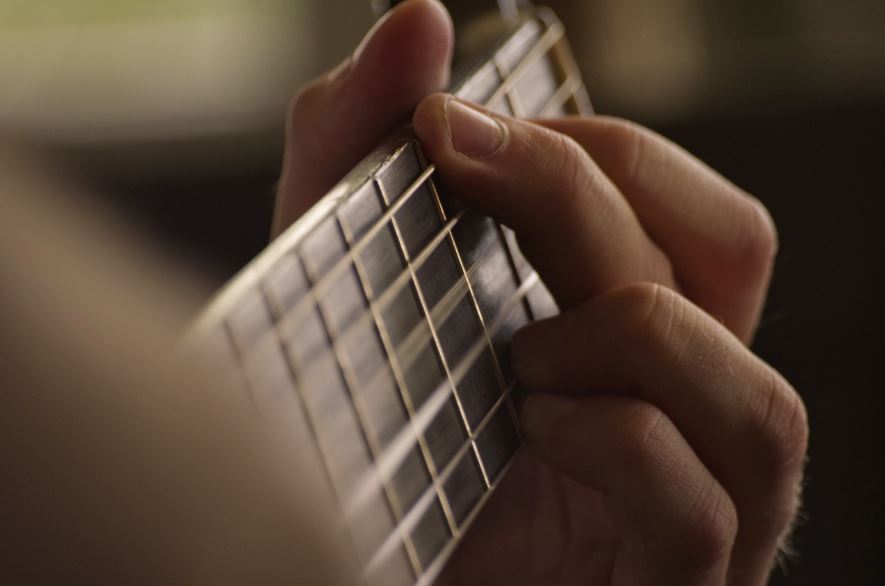Techniques to Enhance Finger Dexterity for Guitar